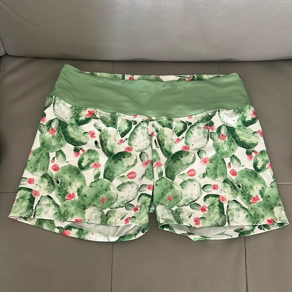 8. MERANDA HANDMADE MULTICOLOR SHORTS L - Picture 1 of 4